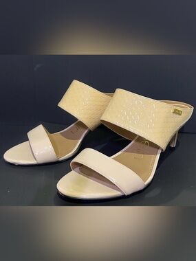 Calvin Klein Beige-White Open-Toe Slide Sandals
